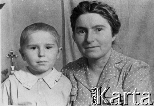 Brak daty, ZSRR.
Portret kobiety z dzieckiem.
Fot. NN, zbiory Ośrodka KARTA, udostępnił Jerzy Kułak