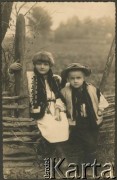 Przed 1939, prawdopodobnie Czarnohora, Polska.
Dzieci huculskie.
Fot. NN, zbiory Ośrodka KARTA