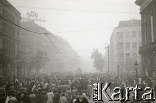 23.10 - 4.11.1956, Budapeszt, Węgry.
Rewolucja węgierska - ulice Budapesztu podczas zamieszek.
Fot. Marian Dudziński, zbiory Ośrodka KARTA