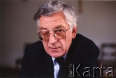 Prawdopodobnie lata 90., brak miejsca.
Zdzisław Najder.
Fot. NN, kolekcja Zdzisława Najdera, zbiory Ośrodka KARTA.