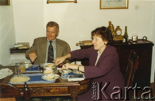 Czerwiec 1995, brak miejsca.
Halina Najder i Marek Walicki.
Fot. NN, kolekcja Zdzisława Najdera, zbiory Ośrodka KARTA.