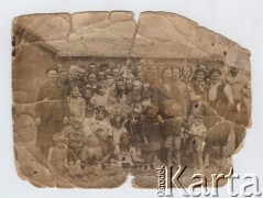 1941, Kazachstan, ZSRR.
Grupa deportowanych Polaków pracujących w kołchozie.
Fot. NN, zbiory Ośrodka KARTA, udostępniła Krystyna Dąbrowska