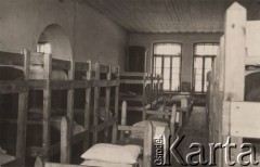 1920, Polska.
Ochronka dla dzieci zorganizowana przez Amerykańską Misję Pomocy, łóżka w sypialni.
Fot. 