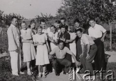 1937-1939, Radzyń Podlaski, woj. Lublin, Polska.
Grupa młodzieży.
Fot. Kazimierz Petrulewicz, zbiory Ośrodka KARTA, kolekcję rodziny Petrulewiczów przekazały Halszka i Wanda Żuromskie

