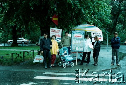 4.06.1989, Sztokholm, Szwecja.
 Wybory. Akcja informacyjna biura 