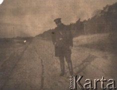 1919-1920, brak miejsca, Polska.
 Urzędnik ze Straży Granicznej.
 Fot. NN, zbiory Ośrodka KARTA, udostępnił Stanisław Blichiewicz
   
