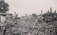 Czerwiec 1940, Francja.
 Ruiny zbombardowanych domów.
 Fot. NN, zbiory Ośrodka KARTA, udostępnił Stanisław Blichiewicz
   
