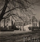 1940, Francja.
 Zamek nad Loarą zajęty przez dowództwo niemieckie.
 Fot. NN, zbiory Ośrodka KARTA, udostępnił Stanisław Blichiewicz
   
