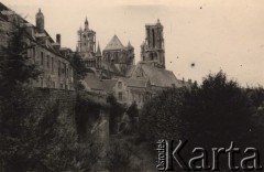 1940-1941, Reims, Francja.
 Fragment miasta, gotycka katedra.
 Fot. NN, zbiory Ośrodka KARTA, udostępnił Stanisław Blichiewicz
   
