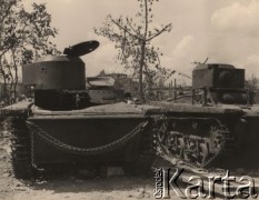 Czerwiec 1941, Brześć nad Bugiem (Brześć Litewski).
 Twierdza Brześć - radzieckie lekkie czołgi pływające T 37.
 Fot. NN, zbiory Ośrodka KARTA, udostępnił Stanisław Blichiewicz
   
