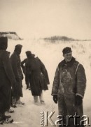 Zima 1942, ZSRR.
 Żołnierze Wehrmachtu na froncie wschodnim.
 Fot. NN, zbiory Ośrodka KARTA, udostępnił Stanisław Blichiewicz
   
