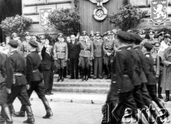 18.07.1943, Lwów, dystrykt Galicja, Generalna Gubernia.
 Przemarsz ochotników do 14 Dywizji Strzeleckiej SS 