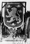 18.07.1943, Lwów, dystrykt Galicja, Generalna Gubernia.
 Uroczysta odprawa ochotników do 14 Dywizji Strzeleckiej SS 