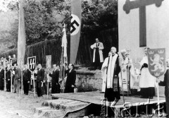 18.07.1943, Lwów, dystrykt Galicja, Generalna Gubernia.
 Duchowny grecko-katolicki przemawia do ochotników 14 Dywizji Strzeleckiej SS 