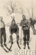 1935, brak miejsca.
Szkolenie saperów - żołnierze na nartach.
Fot. Józef Tarań, Fundacja Ośrodka KARTA kolekcję zdjęć przekazała Lucyna Kumiszczo