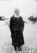 25.12.1940, Kustanajska, obł., Kazachstan, ZSRR.
Irena Sobocińska - portret na tle zimowego krajobrazu.
Fot. NN, zbiory Ośrodka KARTA, udostępnił Wacław Kurman
