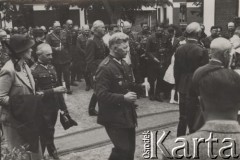 Czerwiec 1940, Targoviste, Rumunia.
Procesja Bożego Ciała, w kapeluszu Maria Metze.
Fot. NN, zbiory Ośrodka KARTA, udostępniła Wanda Zatryb
