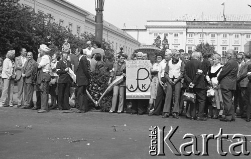 31.05.1981, Warszawa, Polska.
Pogrzeb Kardynała Stefana Wyszyńskiego. Delegacja Zgrupowania AK 