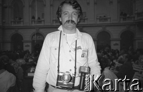 Czerwiec 1981, Warszawa, Polska.
I Walne Zebranie Delegatów NSZZ „Solidarność” Regionu Mazowsze w gmachu Politechniki Warszawskiej. Fotograf -  Jerzy Kozak. 
Fot. NN, zbiory Ośrodka KARTA/Independent Polish Agency (IPA) przekazał Józef Lebenbaum
