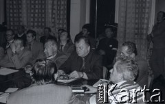 6-8.01.1981, Ustrzyki Dolne, Polska. 
Sala konferencyjna Urzędu Miasta i Gminy. Rozmowy komisji rządowej ze strajkującymi rolnikami. Na zdjęciu uczestnicy rozmów.
Fot. Lech Ścibor-Rylski, zbiory Ośrodka KARTA/Independent Polish Agency (IPA) przekazał Józef Lebenbaum