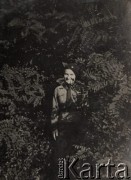1934, Polska.
Irena Skorupska w parku.
Fot. NN, zbiory Ośrodka KARTA, album Ireny Skorupskiej udostępniła Agata Witerska