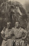 Lata 40-te, brak miejsca.
Żołnierze Armii Andersa obok palmy, z lewej stoi Wacław Jastrzębski.
Fot. NN, zbiory Ośrodka KARTA, udostępnił Wacław Jastrzębski

