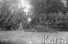 1944, Końskie (okolice), Polska.
Partyzanci Narodowych Sił Zbrojnych z oddziału Józefa Wyrwy ps. 
