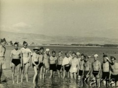28.06.1940, Samekh, Palestyna.
Żołnierze Brygady Strzelców Karpackich kąpią się w jeziorze Genezaret. Oryginalny podpis na odwrocie fotografii: 