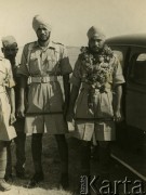 Czerwiec 1942, Palestyna.
Żołnierze hinduscy przy samochodzie. Oryginalny podpis na odwrocie fotografii: 