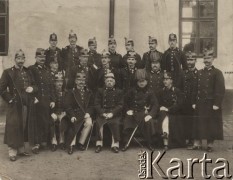 Przed 1914, Austro-Węgry.
Żołnierze armii Austria.ckiej, pierwszy z lewej stoi Stanisław Sławikowski.
Fot. NN, zbiory Ośrodka KARTA, udostępniła Elżbieta Sławikowska
