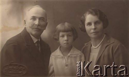 1928, Lwów, Polska.
Julia Maria i Emil Karol Redych z córką Wandą. 
Fot. Marcin Appel, zbiory Ośrodka KARTA, udostępniła Elżbieta Sławikowska