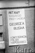 13.07.1989, Warszawa, Polska.
Ulica Marszałkowska róg Żurawiej. Transparent 
o treści: 