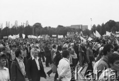 12.05.1981, Warszawa, Polska..
Plac Zwycięstwa, manifestacja po ogłoszeniu decyzji o rejestracji Niezależnego Samorządnego Związku Zawodowego 