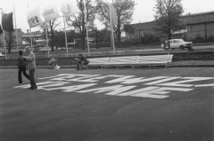 7.10.1981, Gdańsk, Polska..
Obrady I Krajowego Zjazdu Delegatów NSZZ „Solidarność”. Na zdjęciu teren przy Hali Olivii, na asfalcie namalowane hasło: 