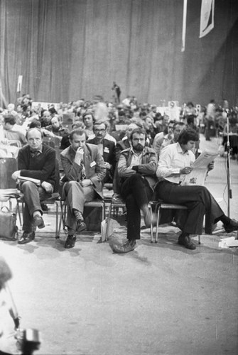 Październik 1981, Gdańsk, Polska..
Obrady I Krajowego Zjazdu Delegatów NSZZ „Solidarność”, drugi od lewej siedzi Marian Jurczyk.
Fot. NN, zbiory Ośrodka KARTA, udostępnił Krzysztof Frydrych.
