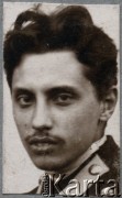 Ok. 1910, Rosja.
Portret młodego mężczyzny - M. Łatkowskiego w mundurze.
Fot. NN, zbiory Ośrodka KARTA, udostępniła Joanna Majewska