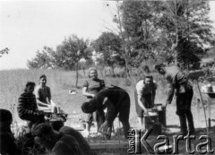 12.07.1944, Palki, Litwa.
Oddział partyzancki Bazy z Kedywu Komendy Okręgu Wileńskiego AK w czasie akcji 