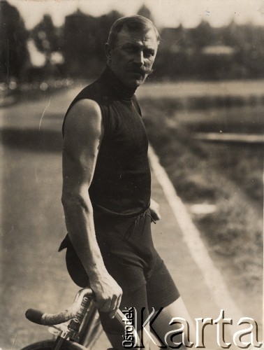 1922, brak miejsca.
Thorvald Ellegaard - wielokrotny Mistrz Świata w sprincie. 
Fot. NN, zbiory Ośrodka Karta, udostępniło Warszawskie Towarzystwo Cyklistów (WTC).