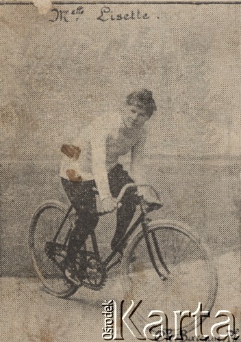 Początek XX w., brak miejsca.
Cyklistka Lisette.
Fot. NN, zbiory Ośrodka Karta, udostępniło Warszawskie Towarzystwo Cyklistów (WTC).