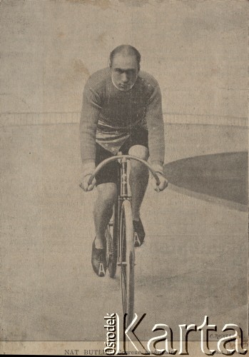 Początek XX wieku, brak miejsca.
Amerykański kolarz Nat Butler.
Fot. Charles Barenne, zbiory Ośrodka Karta, udostępniło Warszawskie Towarzystwo Cyklistów (WTC).