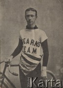 Początek XX wieku, brak miejsca.
Amerykański kolarz Tom Butler.
Fot. NN, zbiory Ośrodka Karta, udostępniło Warszawskie Towarzystwo Cyklistów (WTC).