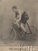 Początek XX wieku, brak miejsca.
Niemiecki kolarz Willy Arend z Hanoweru. 
Fot. NN, zbiory Ośrodka Karta, udostępniło Warszawskie Towarzystwo Cyklistów (WTC).