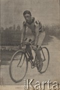 Początek XX wieku, brak miejsca.
Cyklista John S. Johnson.
Fot. Charles Barenne, zbiory Ośrodka Karta, udostępniło Warszawskie Towarzystwo Cyklistów (WTC).