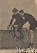 Początek XX wieku, Paryż, Francja.
Cyklistka F. Neva i mężczyzna.
Fot. NN, zbiory Ośrodka Karta, udostępniło Warszawskie Towarzystwo Cyklistów (WTC).