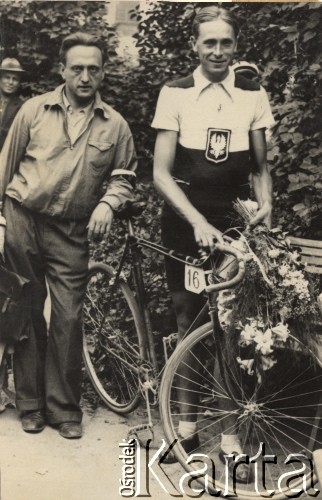 1936, Polska.
Stanisław Wasilewski i Grabczak.
Fot. NN, Warszawskie Towarzystwo Cyklistów, zbiory Ośrodka KARTA