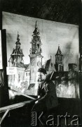 1940, Targu-Jiu, Rumunia.
Obóz internowania dla żołnierzy Wojska Polskiego, wystawa prac - Władysław Wiliński przed swoją dekoracją sceniczną 
