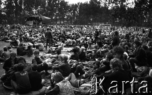 1986, Jarocin, Polska.
Festiwal rockowy.
Fot. Wojciech Druszcz, zbiory Ośrodka KARTA