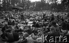 1986, Jarocin, Polska.
Festiwal rockowy.
Fot. Wojciech Druszcz, zbiory Ośrodka KARTA
