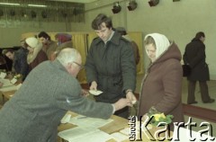 9.02.1991, Litwa.
Referendum w sprawie niepodległości Litwy. Lokal wyborczy.
Fot. Wojciech Druszcz, zbiory Ośrodka KARTA