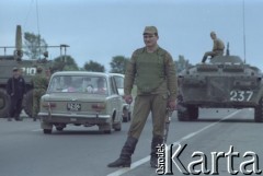 Sierpień-wrzesień 1991, Litwa.
Wojsko na ulicy.
Fot. Wojciech Druszcz, zbiory Ośrodka KARTA